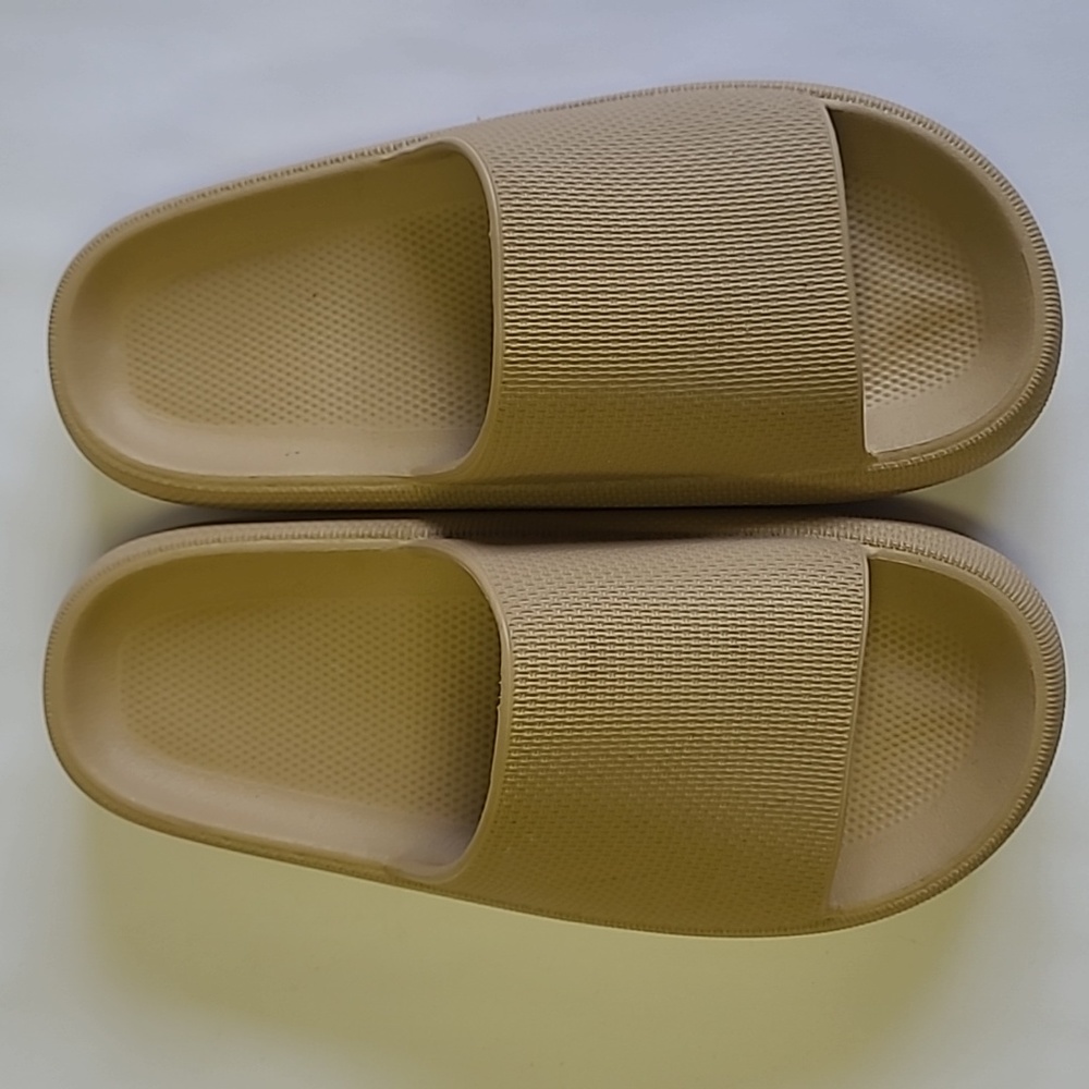 Sandals - Picture 2 of 4